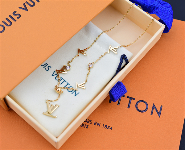 LV Necklace 007